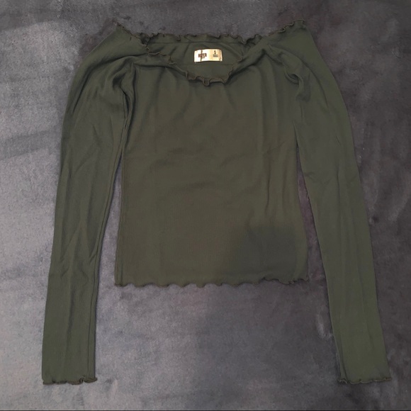 Hollister Top - Picture 1 of 4